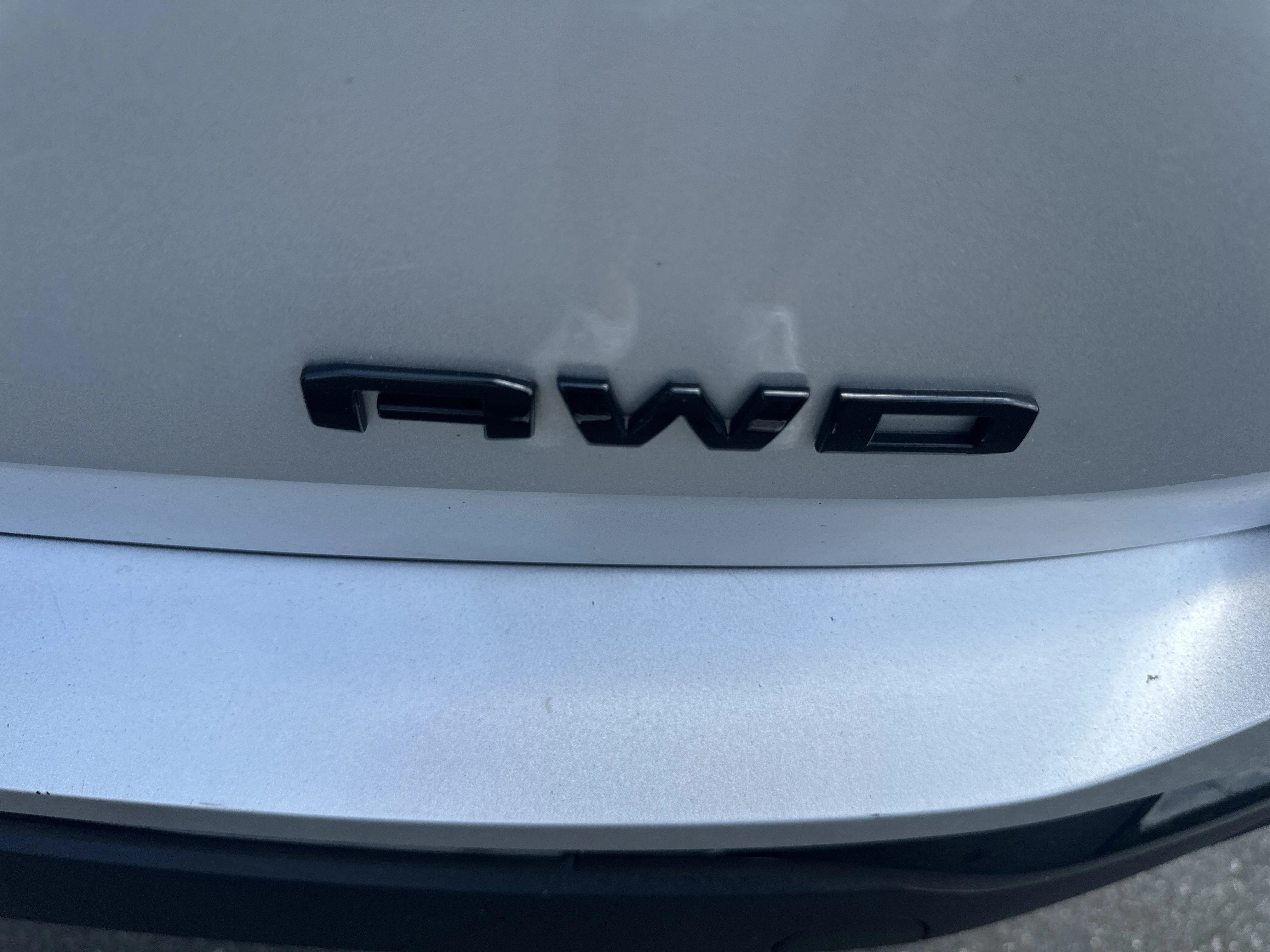 Used 2022 Quicksilver Metallic GMC SLE image 23