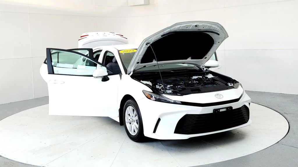 Used 2025 White Toyota LE image 9