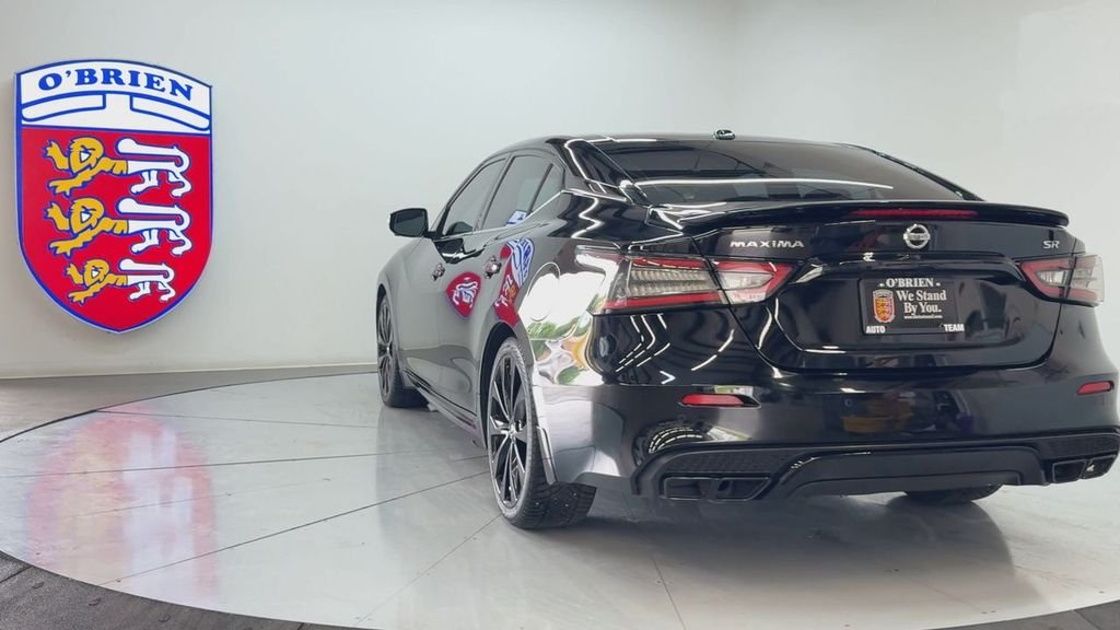 Used 2021 Super Black Nissan SR image 6