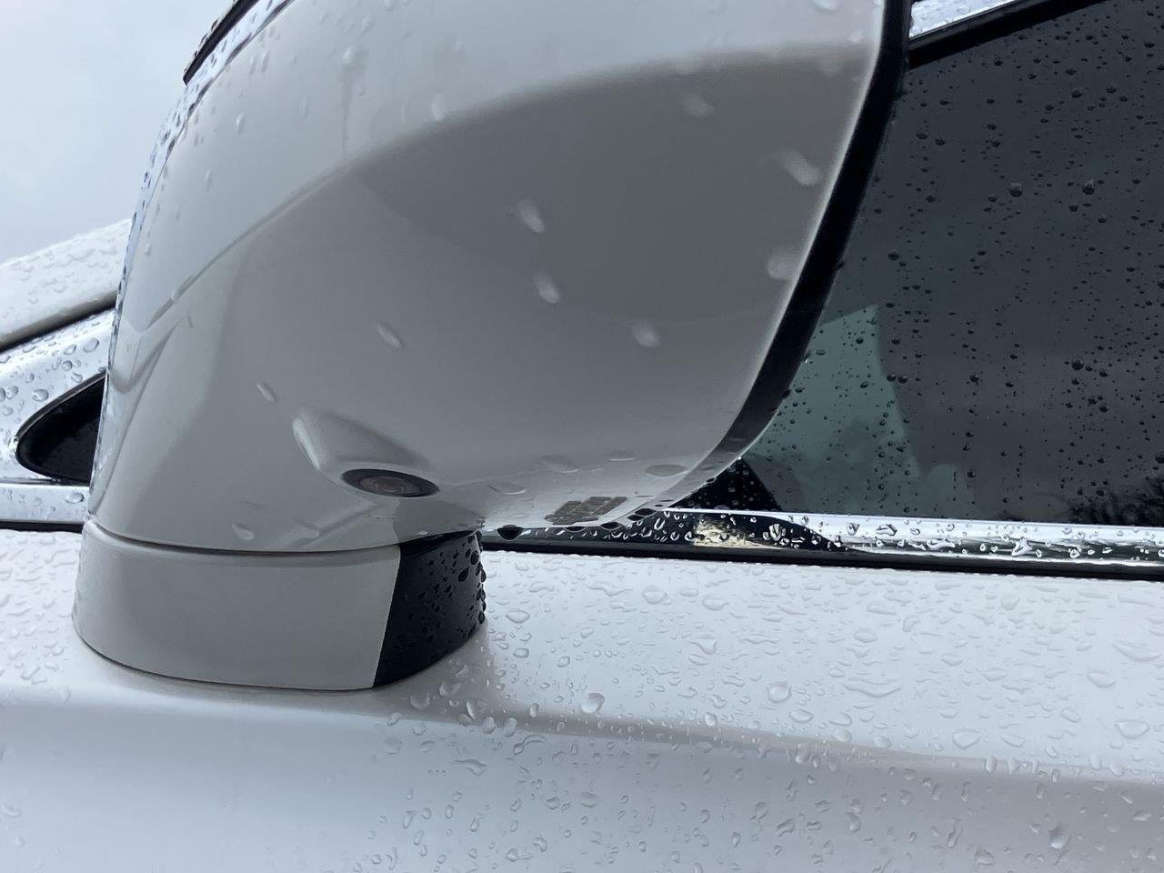 Used 2018 White (Eminent White Pearl) Lexus 500h image 12