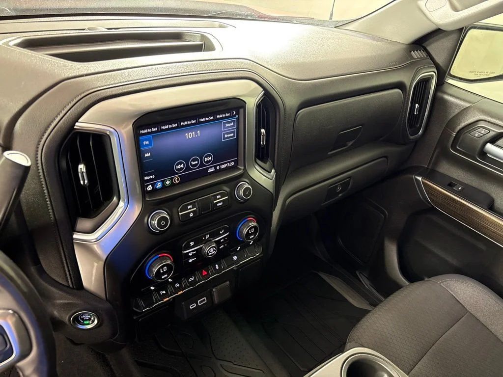 Used 2020 Red Chevrolet RST image 39