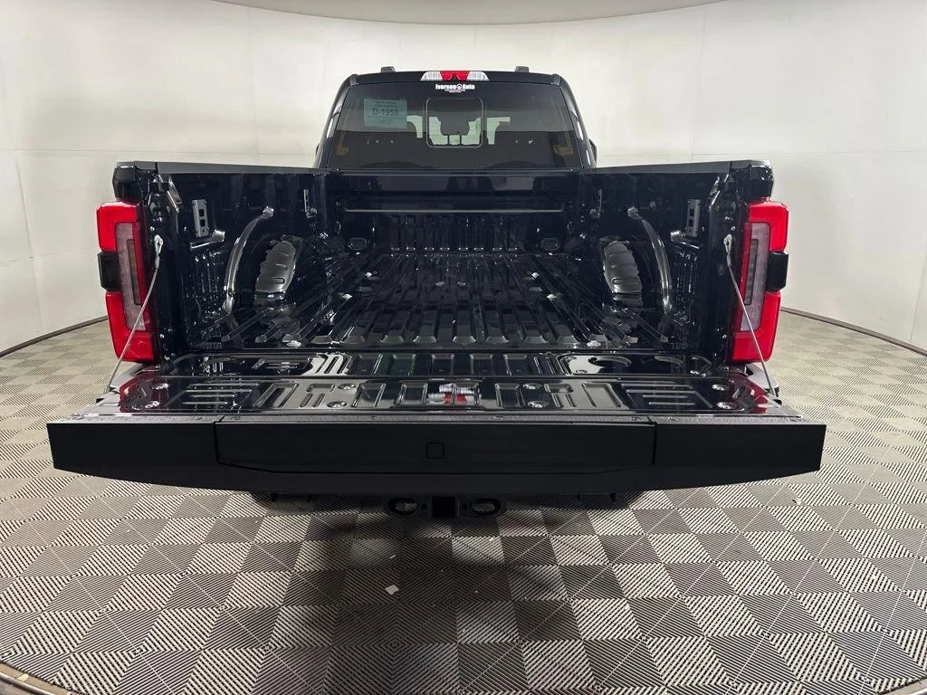 2026 Ford F-250 Super Duty Platinum - Photo 10