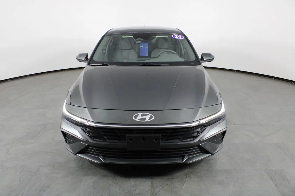Used 2024 Gray Hyundai SEL image 11