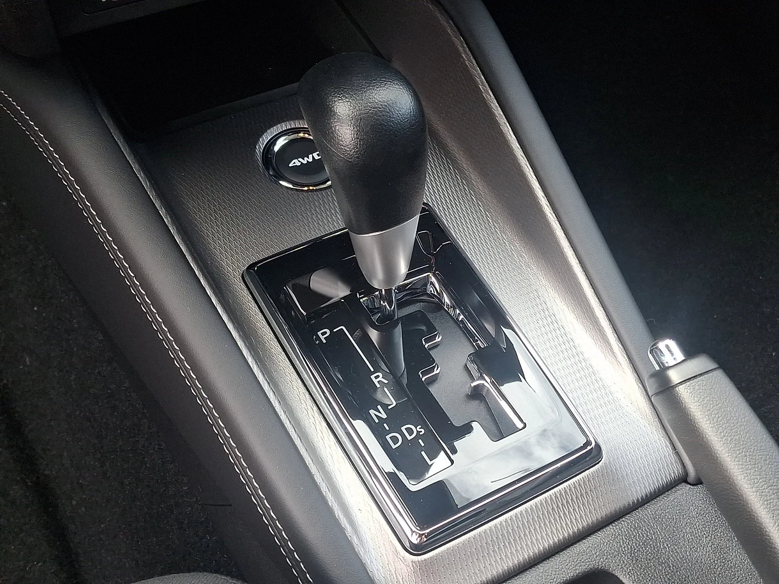 New 2027 Gray Mitsubishi 2.0 ES image 13