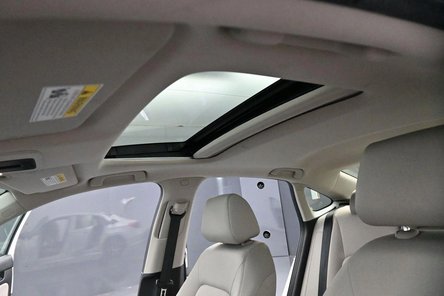 Used 2022 Platinum White Pearl Honda EX image 28