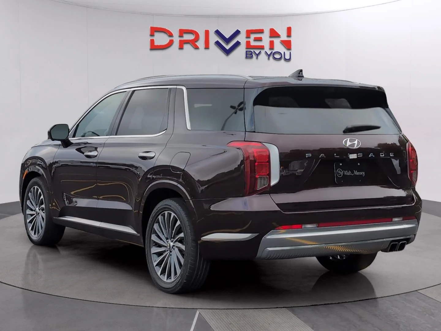 Used 2024 Sierra Burgundy Hyundai Calligraphy image 3