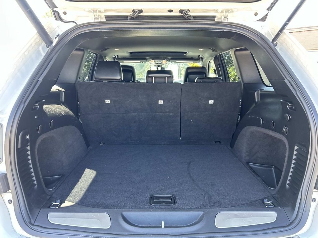 Used 2019 White Jeep Limited image 11
