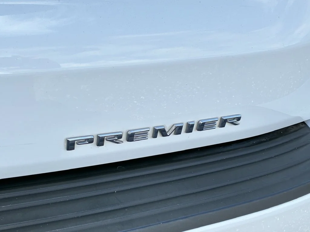 Used 2023 SUMMIT WHITE Chevrolet Premier image 10
