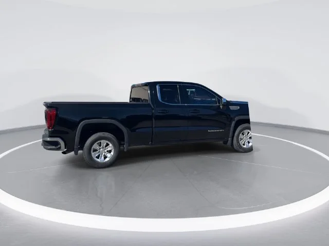 Used 2019 Black GMC SLE image 7