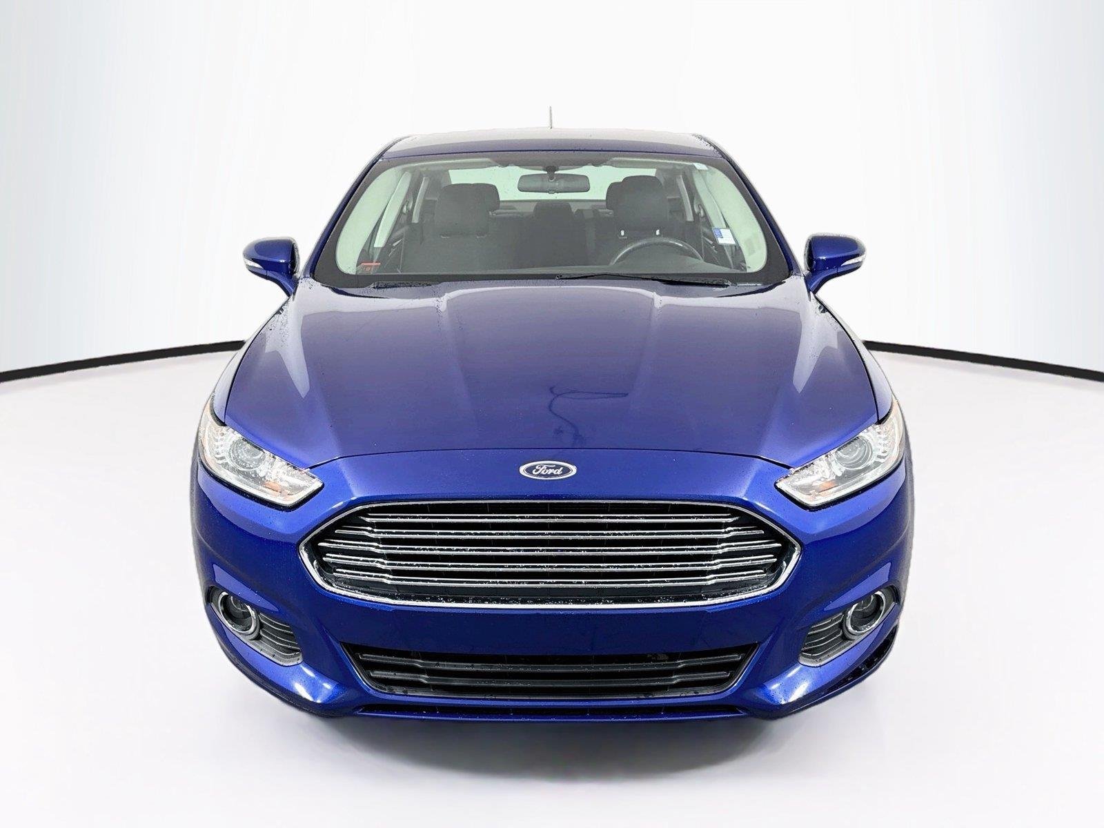 Used 2016 Deep Impact Blue Ford SE image 8
