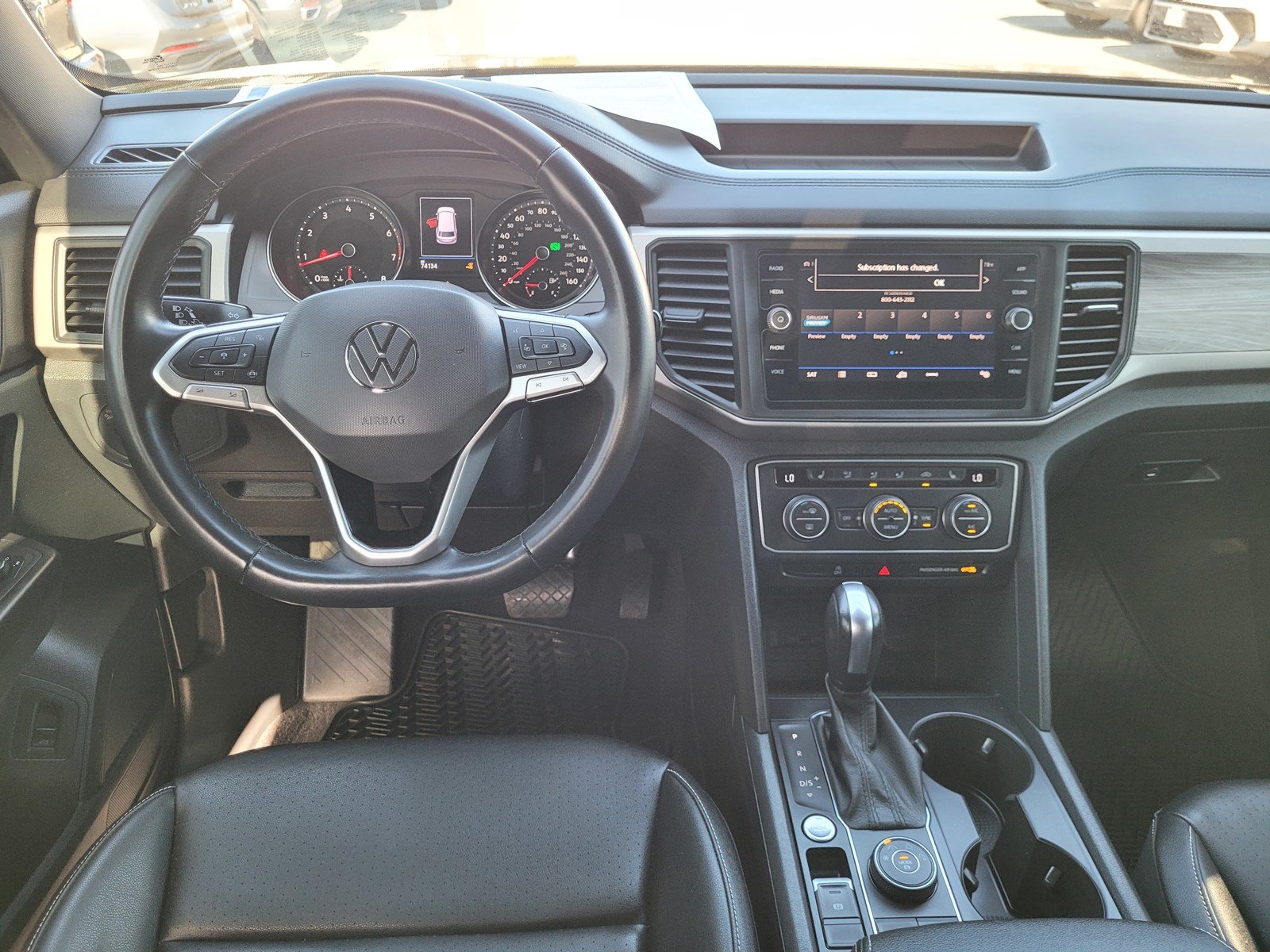 Used 2020 Black Volkswagen 3.6L V6 SE w/Technology image 7