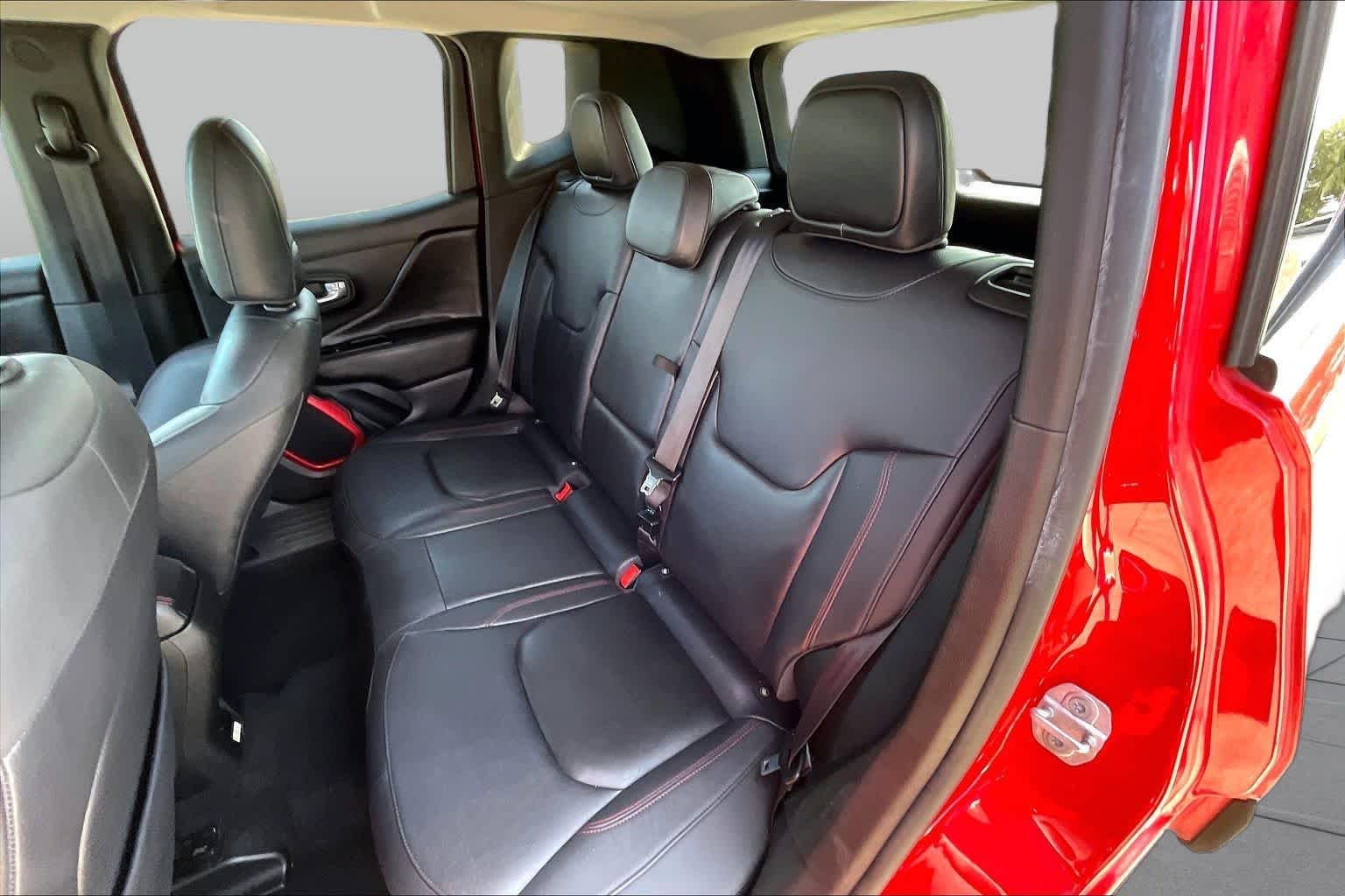Used 2016 Colorado Red Jeep Trailhawk image 21