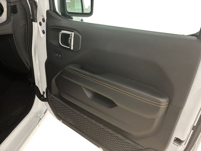 Used 2025 White Jeep Sahara 4xe image 15