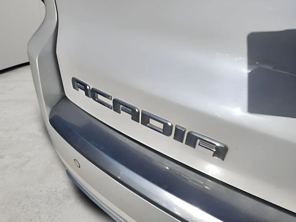 Used 2016 White Frost Tricoat GMC Denali image 17