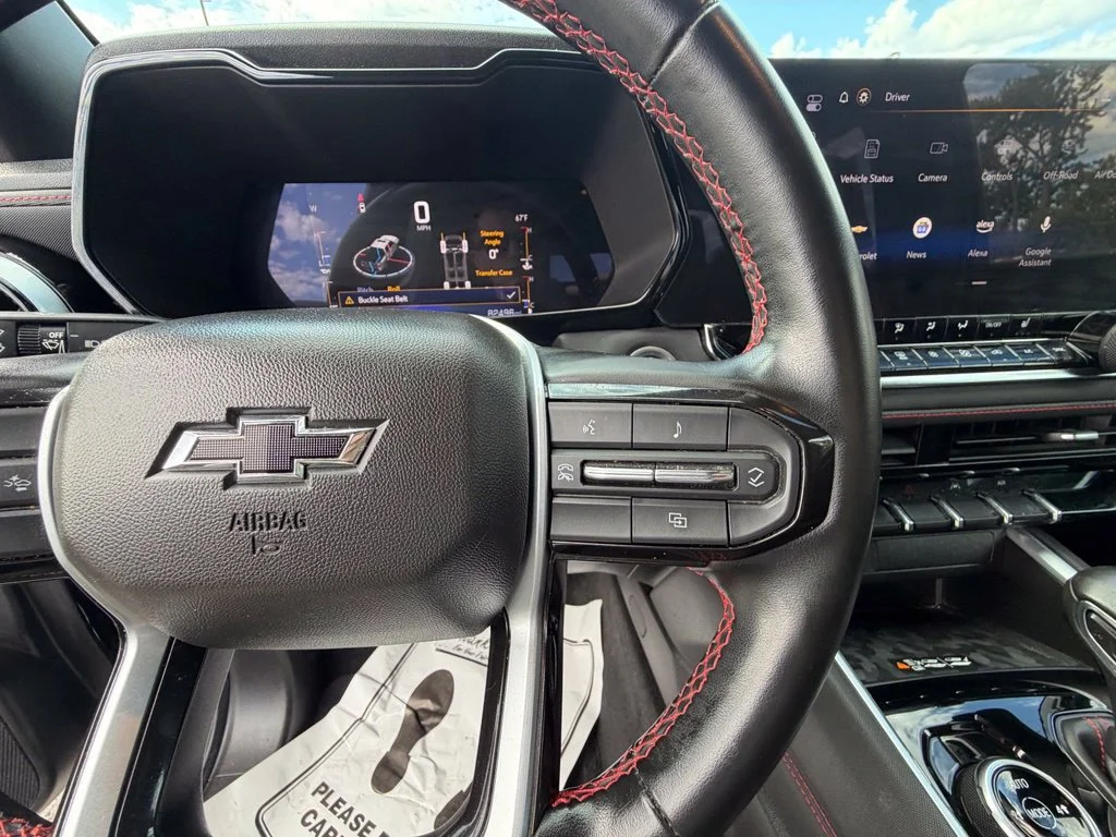 Used 2023 Black Chevrolet Z71 image 26