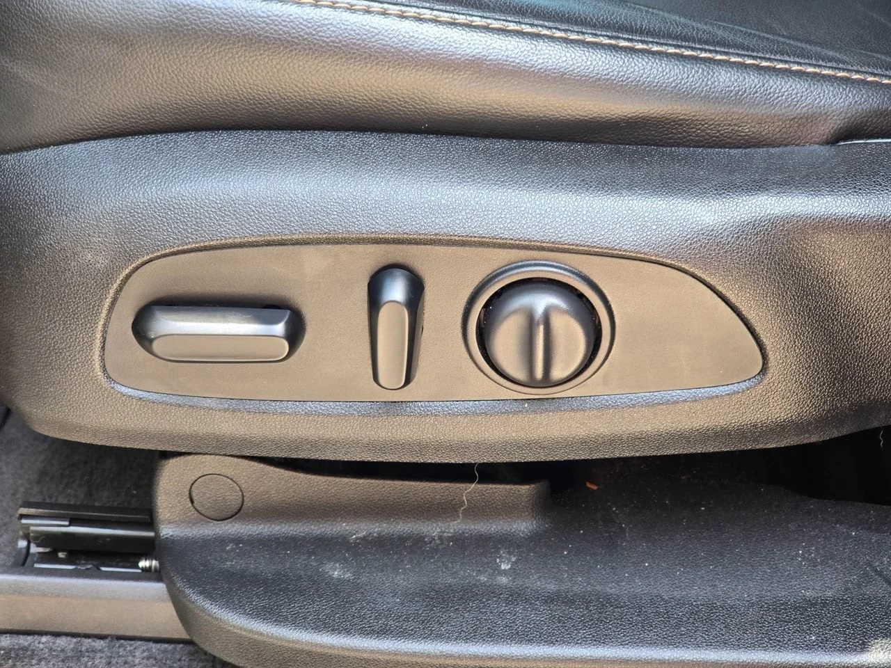 Used 2019 Graphite Chevrolet LT Leather image 15