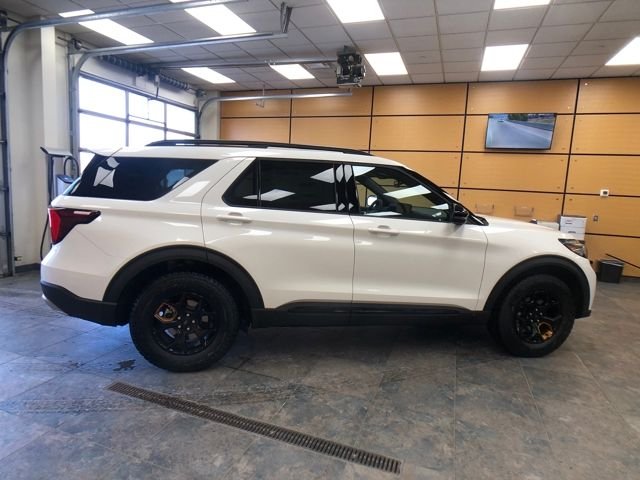 New 2026 Star White Metallic Tri-Coat Ford Tremor® image 8
