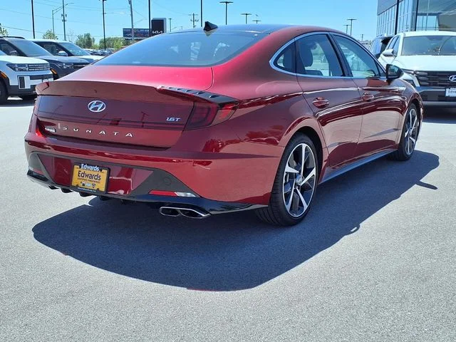 Used 2023 Red Hyundai SEL Plus image 7