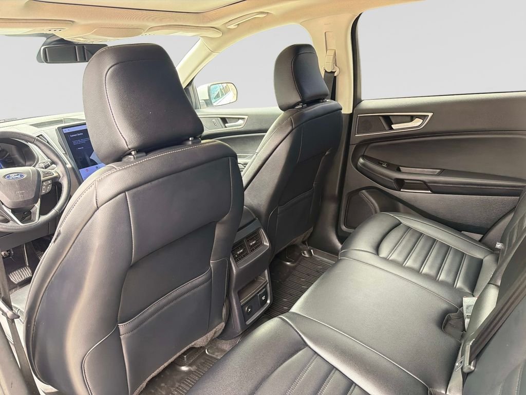 Used 2023 White Ford SEL image 15