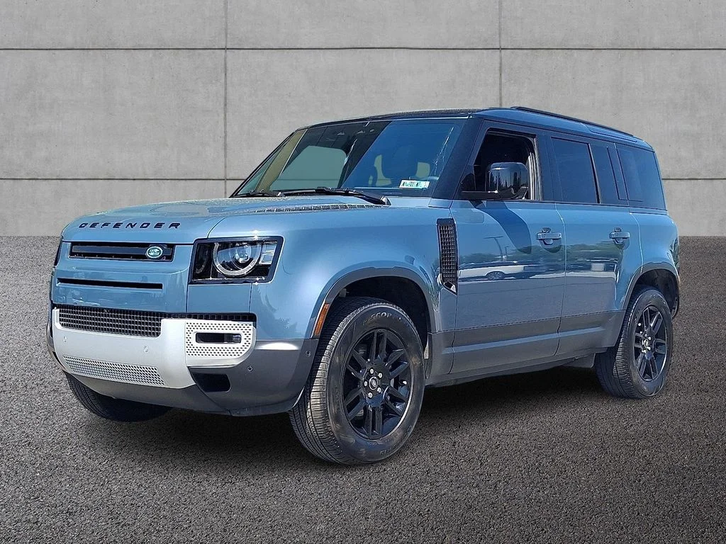 2025 Land Rover Defender 110 S P400's photo