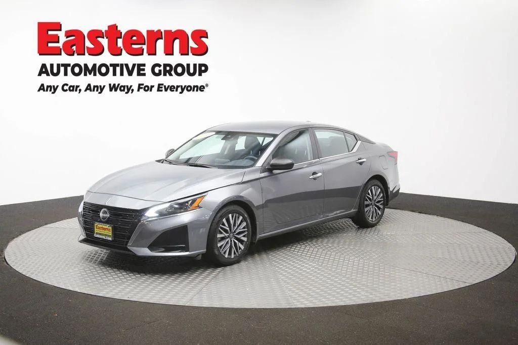 Used 2025 Gray Nissan 2.5 SV image 57