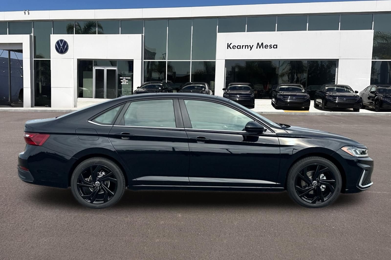New 2026 Deep Black Pearl Volkswagen 1.5T SE image 3