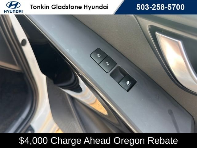 Used 2023 Snow White Pearl Kia Wave image 23