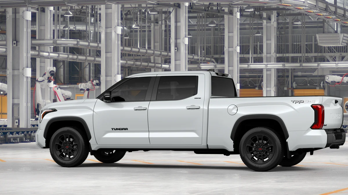 New 2026 Wind Chill Pearl <sup>1</sup> Toyota Limited image 7
