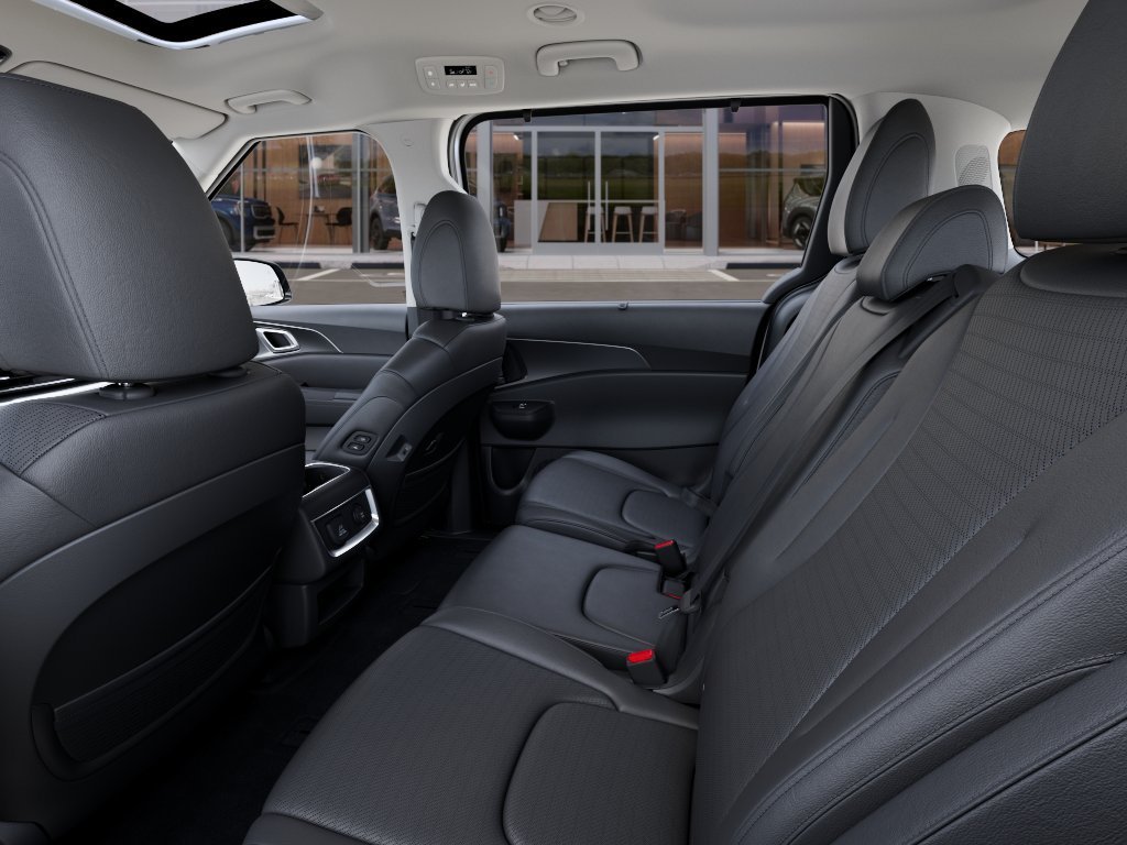 New 2026 Snow White Pearl Kia SX Prestige image 18