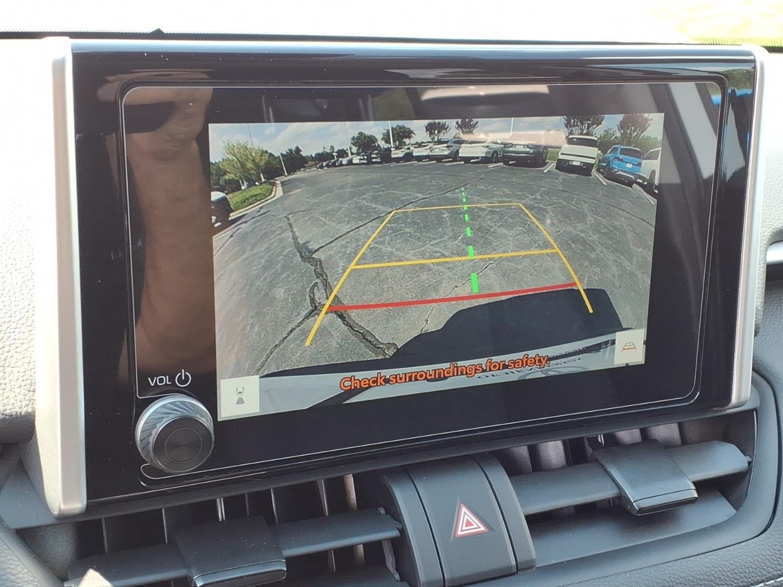 Used 2025 Ice Cap Toyota XLE image 4
