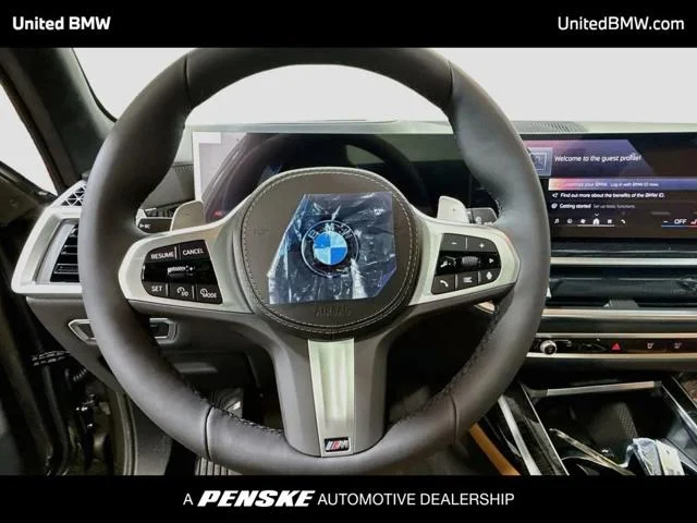 New 2027 Manhattan Green Metallic BMW X7 40i image 6