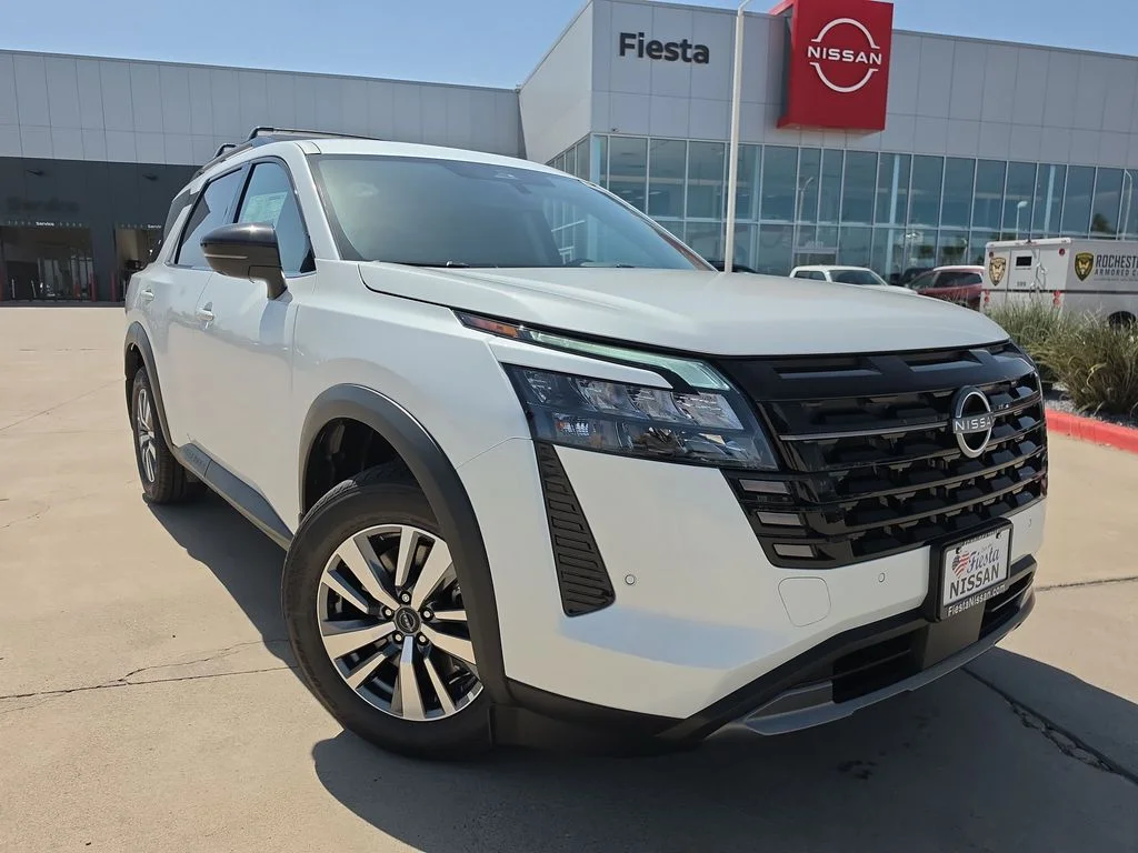 New 2026 Everest White Pearl TriCoat Nissan SL image 1