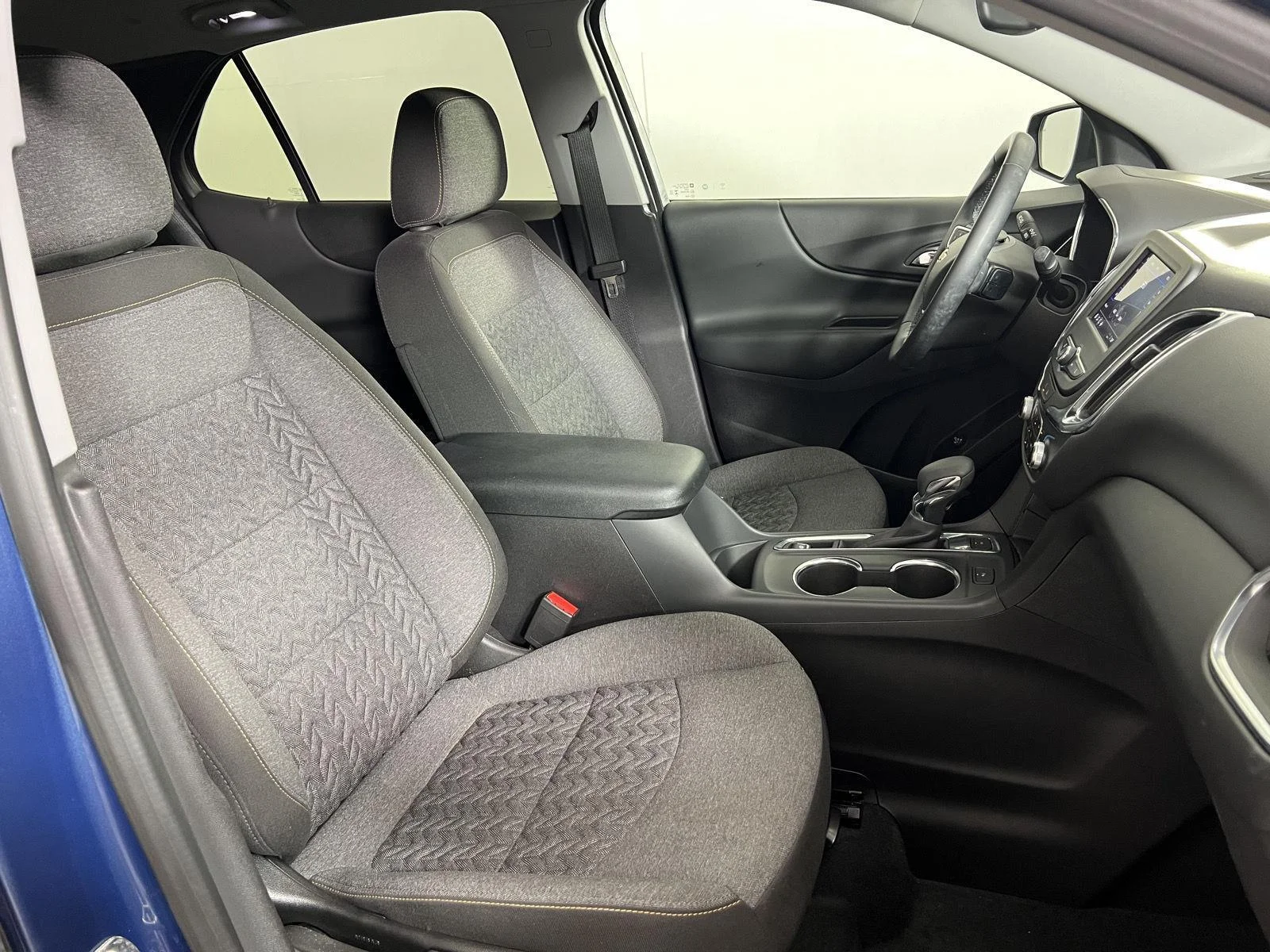 Used 2024 Lakeshore Blue Metallic Chevrolet LT image 21