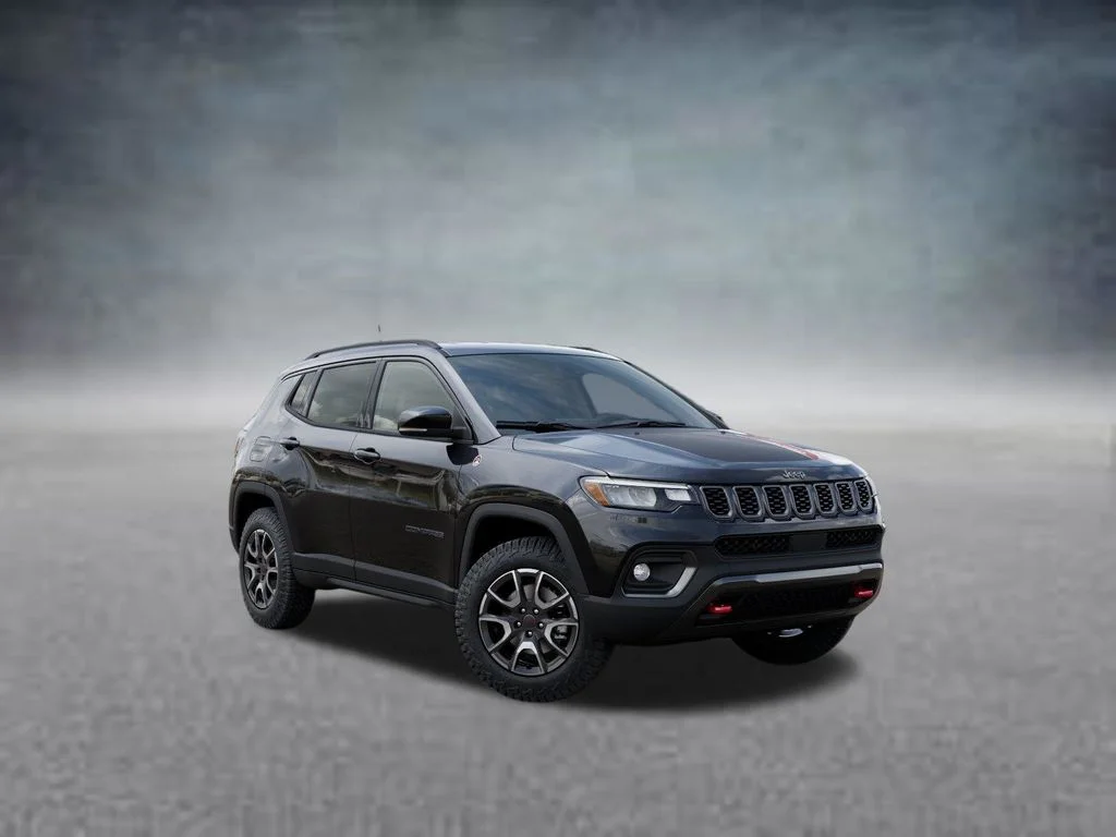 New 2026 Diamond Black Crystal Pearl-Coat Exterior Paint Jeep Trailhawk image 5