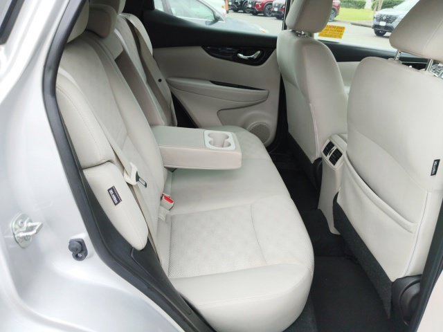 Used 2020 Silver Nissan SV image 37