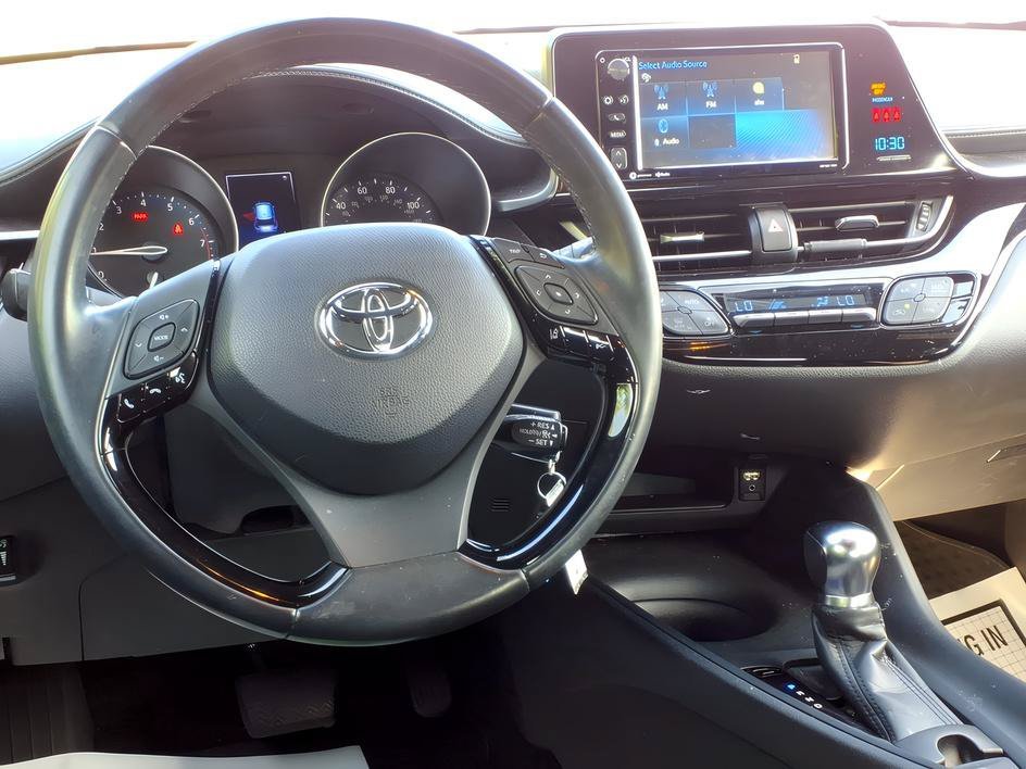 Used 2018 Blizzard Pearl Toyota XLE image 11