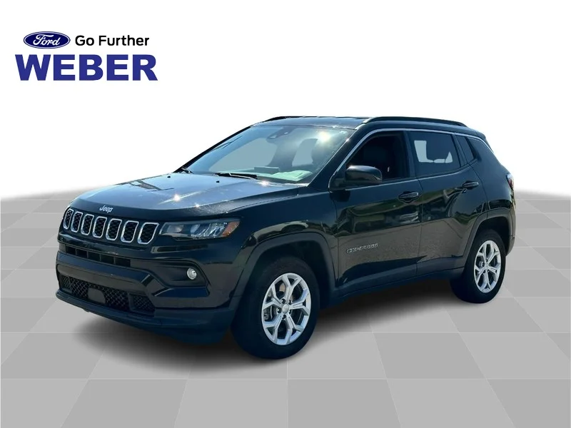 Used 2024 Diamond Black Crystal Pearlcoat Jeep Latitude 4x4 image 1