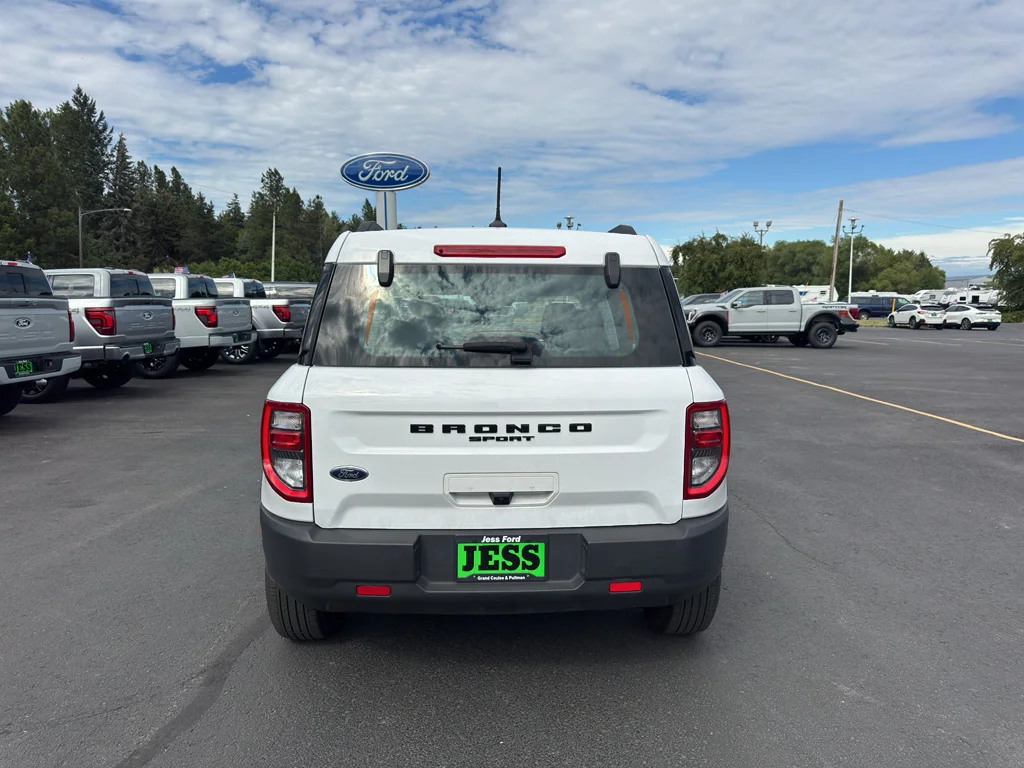 Certified Used 2023 Oxford White Ford 4wd image 5