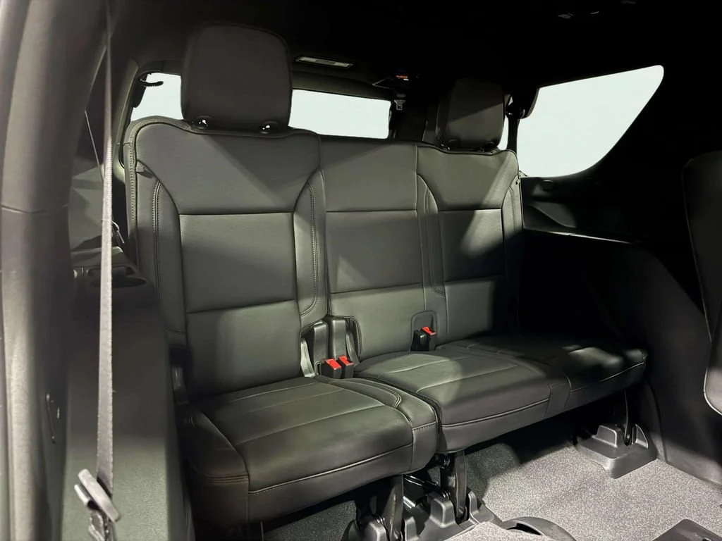 Used 2024 Summit White Chevrolet High Country image 27