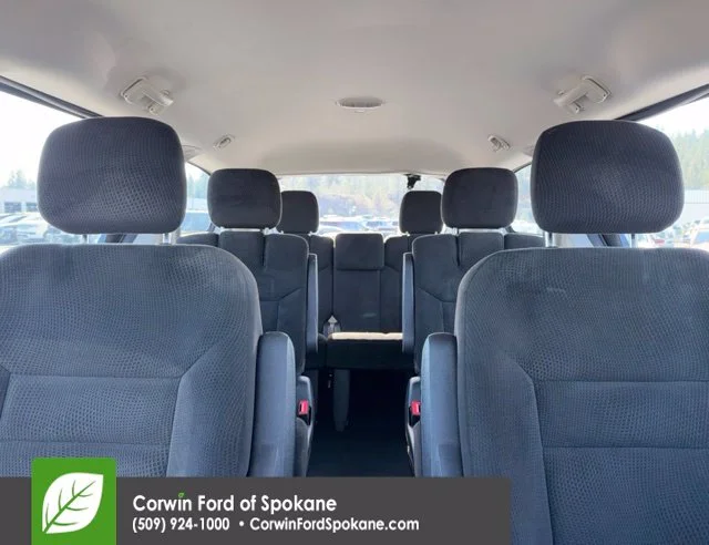 Used 2015 True Blue Pearlcoat Dodge AVP image 30