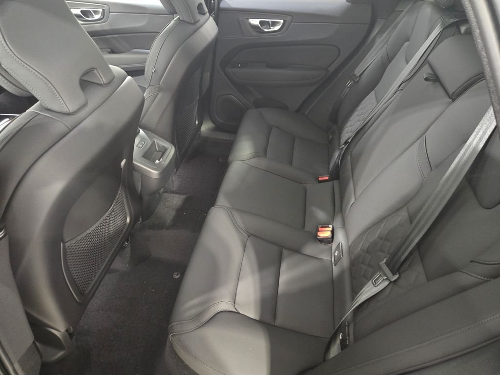 2026 Volvo XC60 Plus - Photo 20