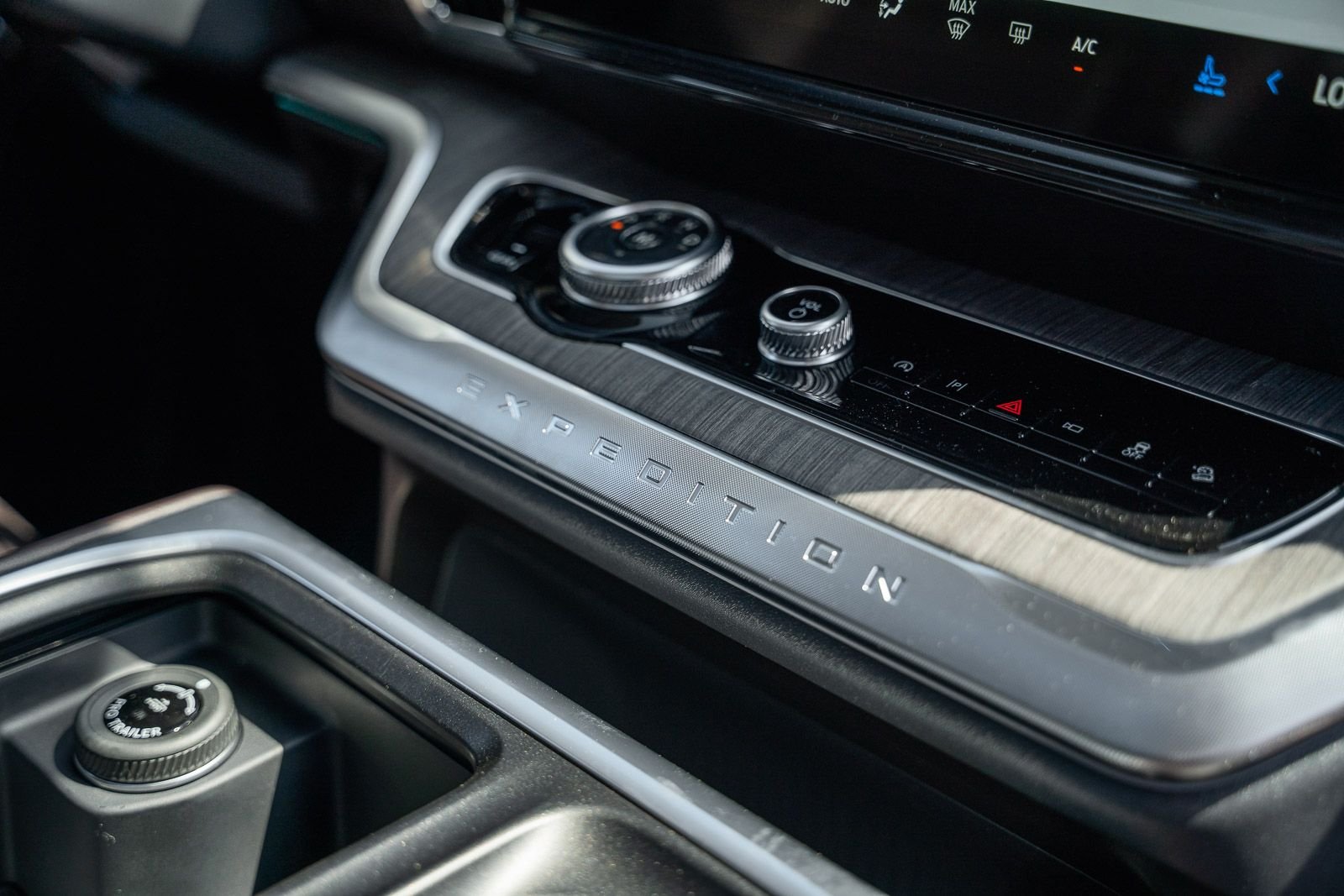 New 2026 Agate Black Metallic Ford MAX Platinum® image 28