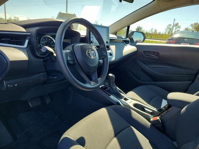 Certified Used 2022 CLASSIC SILVER METALLIC Toyota  image 23