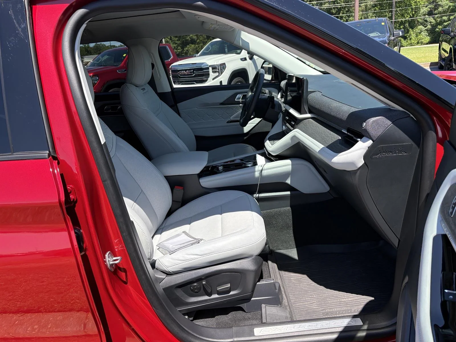 Used 2025 Red Ford Platinum image 25