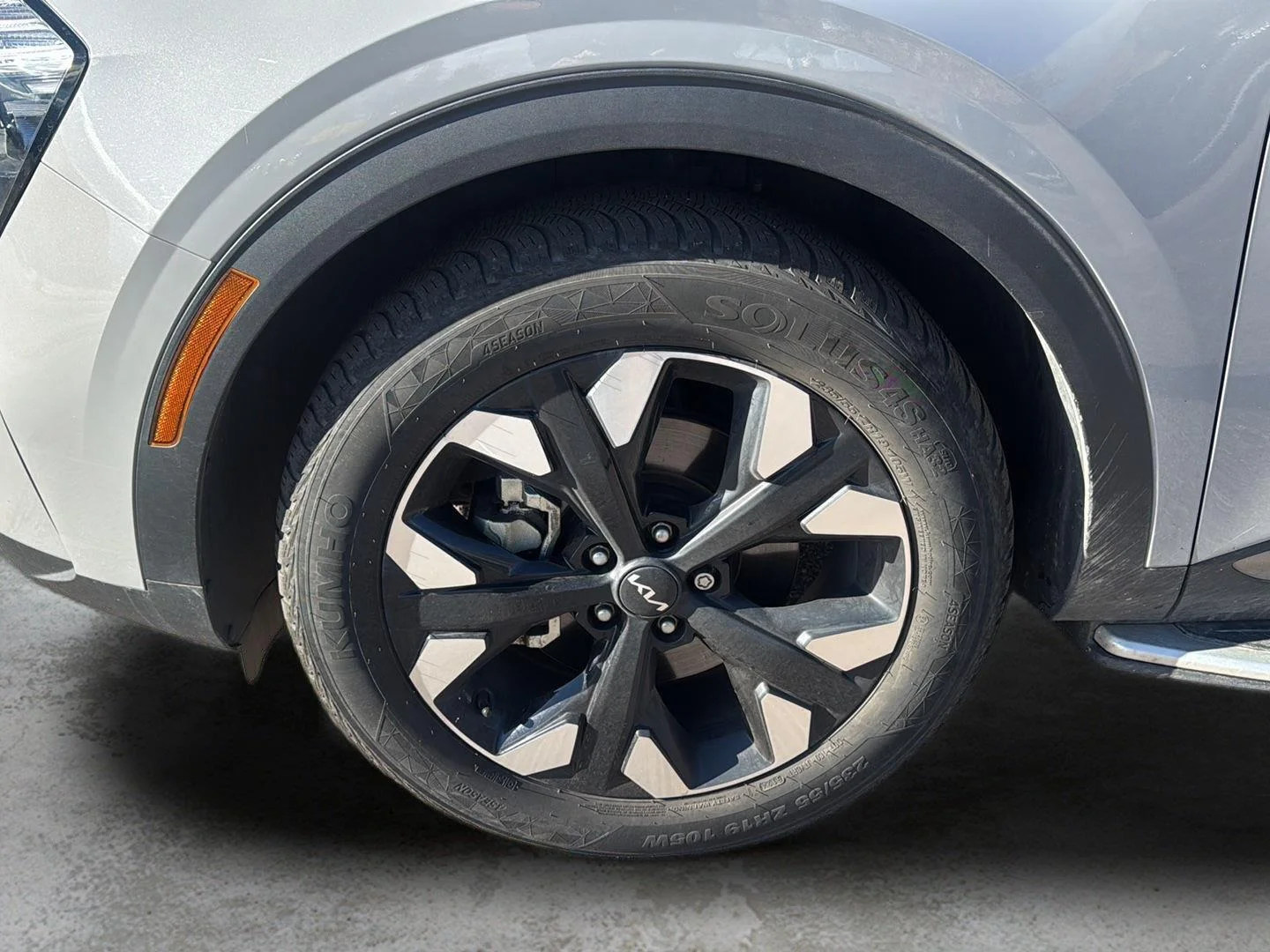Used 2023 Wolf Gray Kia X-Line image 4
