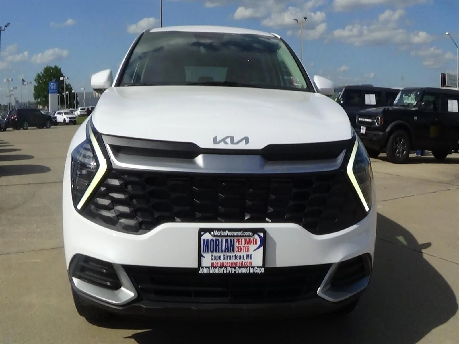 Used 2025 Glacial White Pearl (gwp) Kia LX image 3