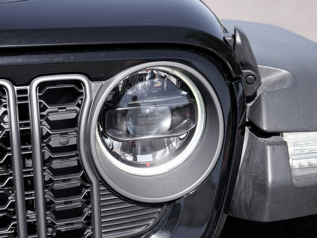 Used 2025 Black Clearcoat Jeep Rubicon image 4