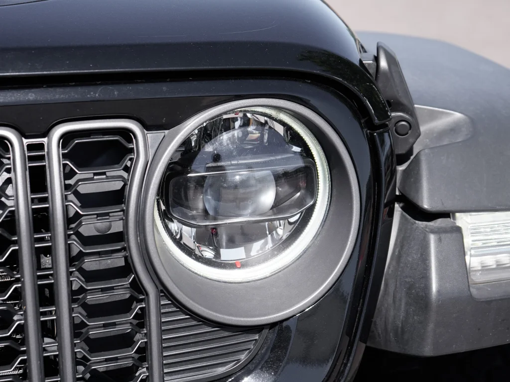 Used 2025 Black Clearcoat Jeep Rubicon image 4