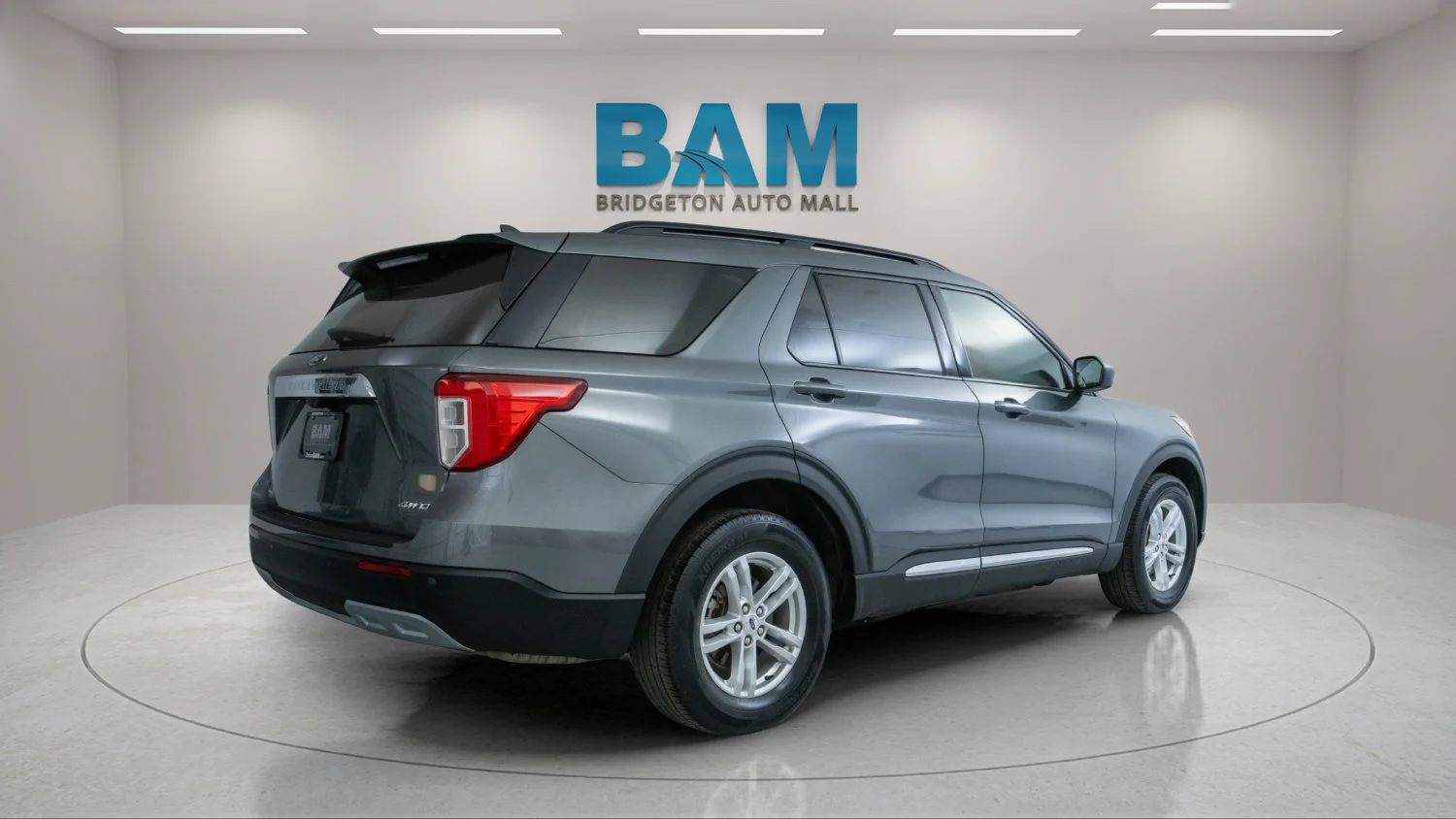 Certified Used 2023 Gray Ford XLT image 7