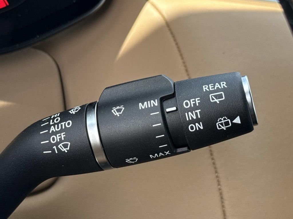 New 2026 Constellation Blue Ultra Metallic Gloss Land Rover Dynamic SE image 9